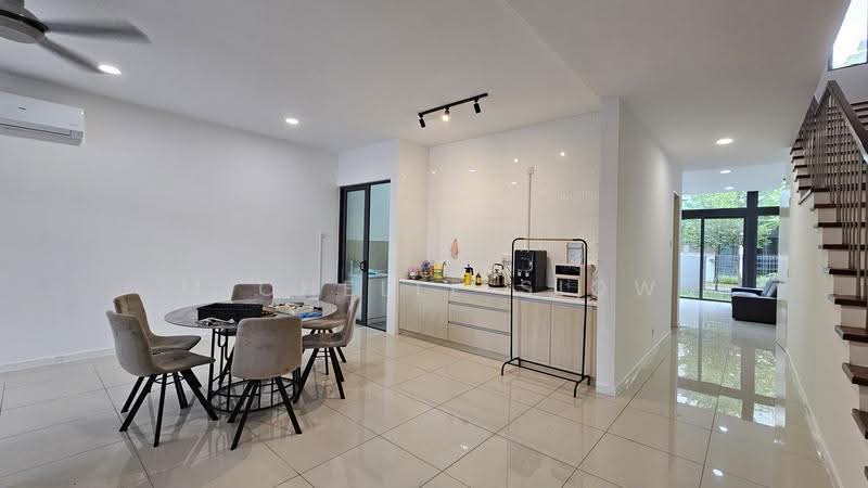 3-storey Terraced House for Sale in Lake Fields (Sungai Besi) - Michelle Siow - Kitchen - PropertyGuru.com.my