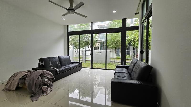 3-storey Terraced House for Sale in Lake Fields (Sungai Besi) - Michelle Siow - Living Room - PropertyGuru.com.my