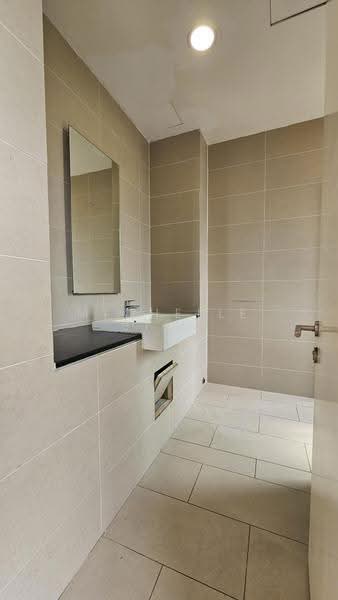 3-storey Terraced House for Sale in Lake Fields (Sungai Besi) - Michelle Siow - Bathroom - PropertyGuru.com.my