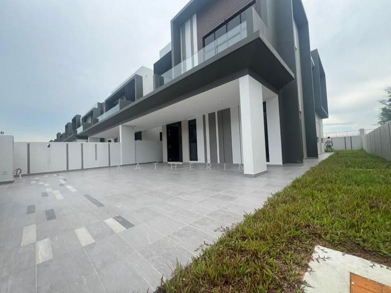 Semi-Detached House for Sale in Taman Sutera Utama (Skudai) - Katherine Low - Exterior - PropertyGuru.com.my