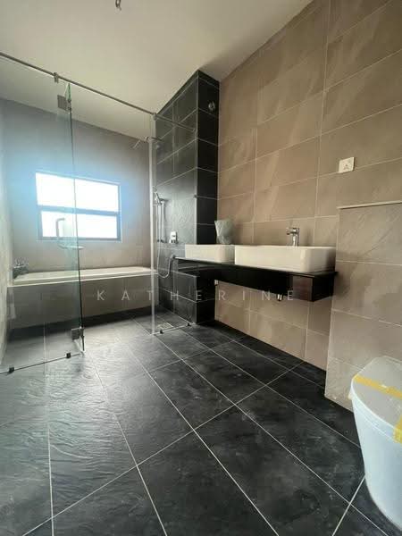 Semi-Detached House for Sale in Taman Sutera Utama (Skudai) - Katherine Low - Bathroom - PropertyGuru.com.my