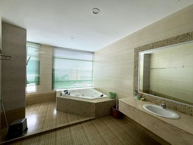 Condominium for Rent at The View Condominium - Gan Chun Kai - Bathroom - PropertyGuru.com.my