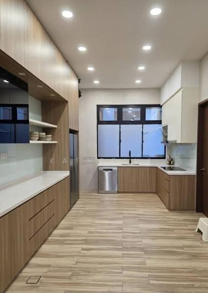 Semi-Detached House for Sale in Taman Nusa Sentral (Iskandar Puteri (Nusajaya)) - Katherine Low - Kitchen - PropertyGuru.com.my