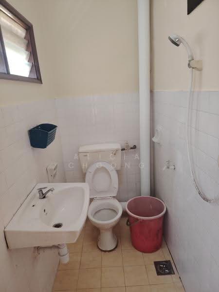 Pangsapuri untuk Dijual di Dahlia Apartment - Alicia Choong - Bathroom - PropertyGuru.com.my