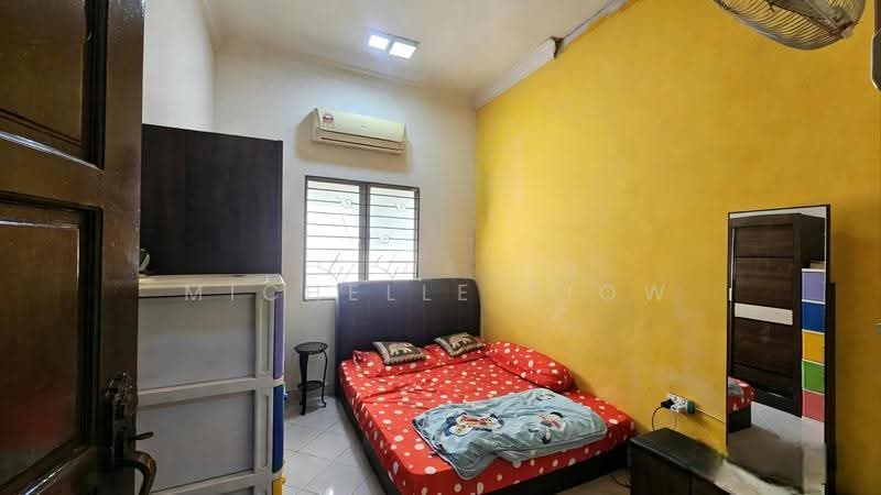 Terraced House for Sale in Taman Seri Belimbing (Balakong) - Michelle Siow - Bedroom - PropertyGuru.com.my