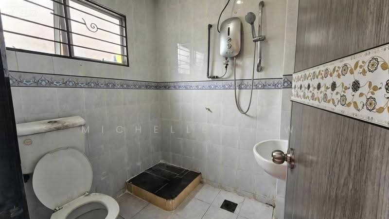 Terraced House for Sale in Taman Seri Belimbing (Balakong) - Michelle Siow - Bathroom - PropertyGuru.com.my