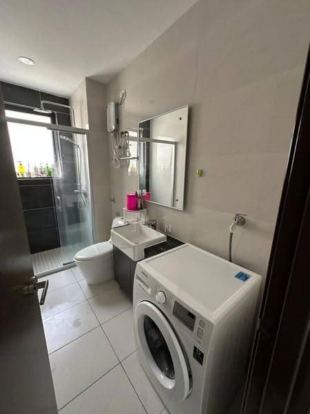 Kondominium untuk Disewa di Bay Point @ Country Garden Danga Bay - Jin Chew - Bathroom - PropertyGuru.com.my