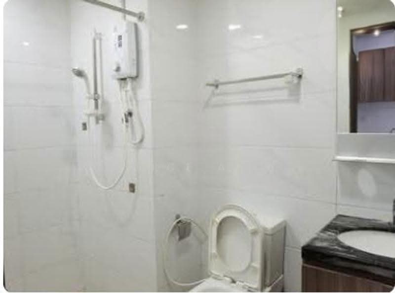 Kediaman Servis untuk Disewa di Country Garden Central Park - Alice Ang - Bathroom - PropertyGuru.com.my