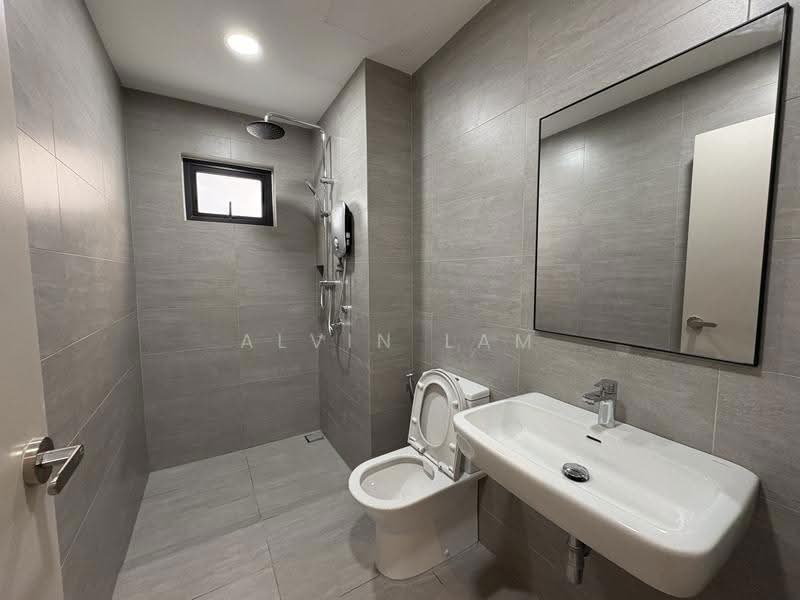 Kediaman Servis untuk Disewa di Residensi Ava @ Kiara Bay - Alvin Lam - Bathroom - PropertyGuru.com.my