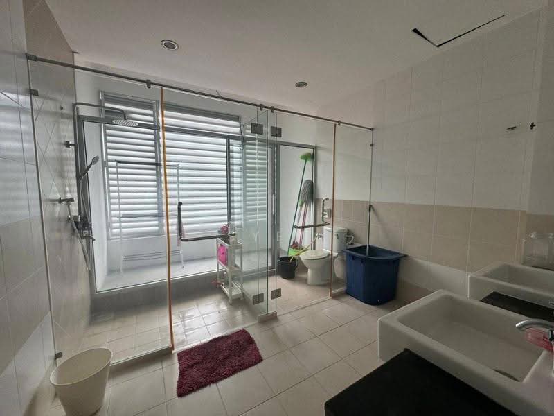 Rumah Berkembar untuk Dijual di Bandar Laguna Merbok (Sungai Petani) - Syed Redho - Bathroom - PropertyGuru.com.my