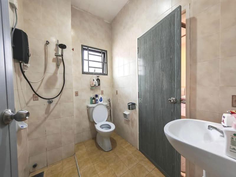 2-storey Terraced House for Sale in Taman Seri Austin (Tebrau) - Kasper Lee - Bathroom - PropertyGuru.com.my