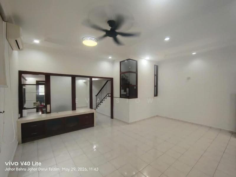 2-storey Terraced House for Sale in Taman Perling (Perling) - Eva Siow - Living Room - PropertyGuru.com.my
