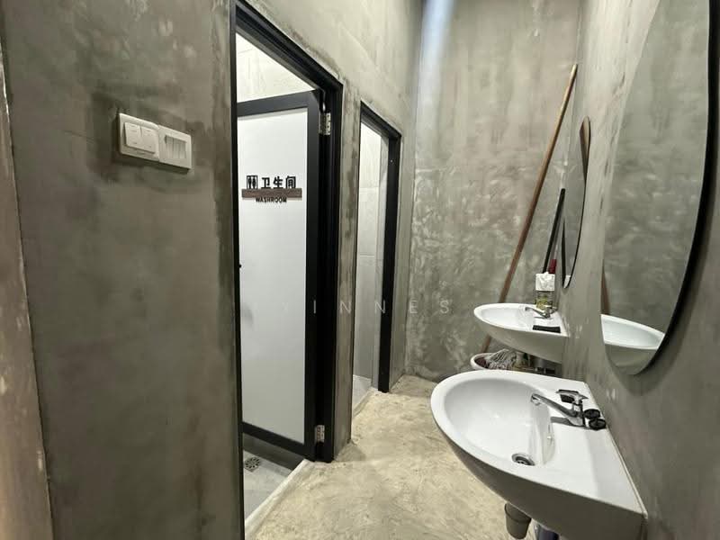 Factory for Sale in Kawasan Perindustrian Teras Jaya (Butterworth) - Vyinnes Ang - Bathroom - PropertyGuru.com.my