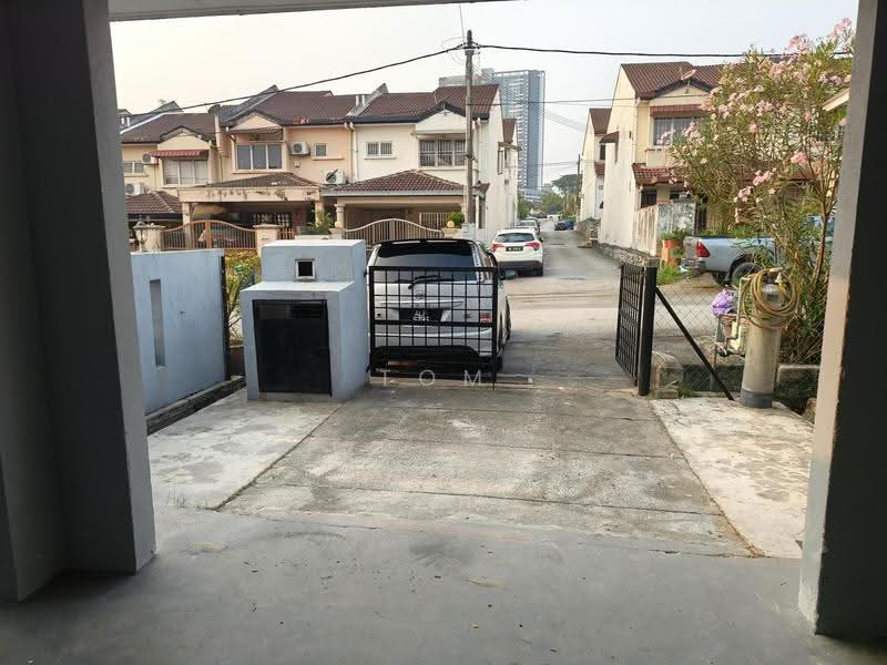Rumah Teres 2-Tingkat untuk Disewa di Bandar Putra Permai (Seri Kembangan) - Tom Foo - Exterior - PropertyGuru.com.my