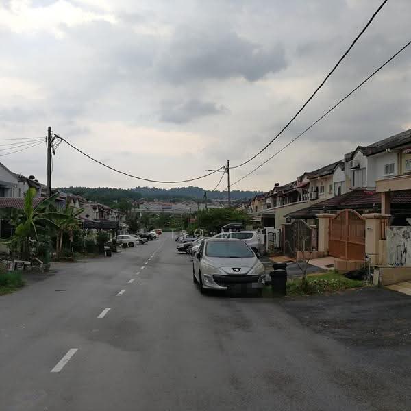 Rumah Teres 2-Tingkat untuk Disewa di Bandar Putra Permai (Seri Kembangan) - Tom Foo - Exterior - PropertyGuru.com.my