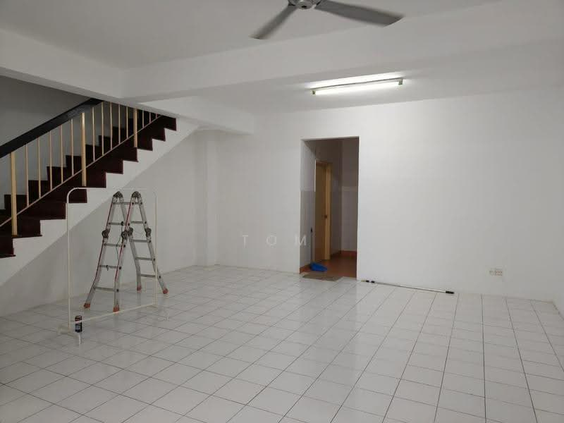 2-storey Terraced House for Sale in Bandar Putra Permai (Seri Kembangan) - Tom Foo - Interior - PropertyGuru.com.my