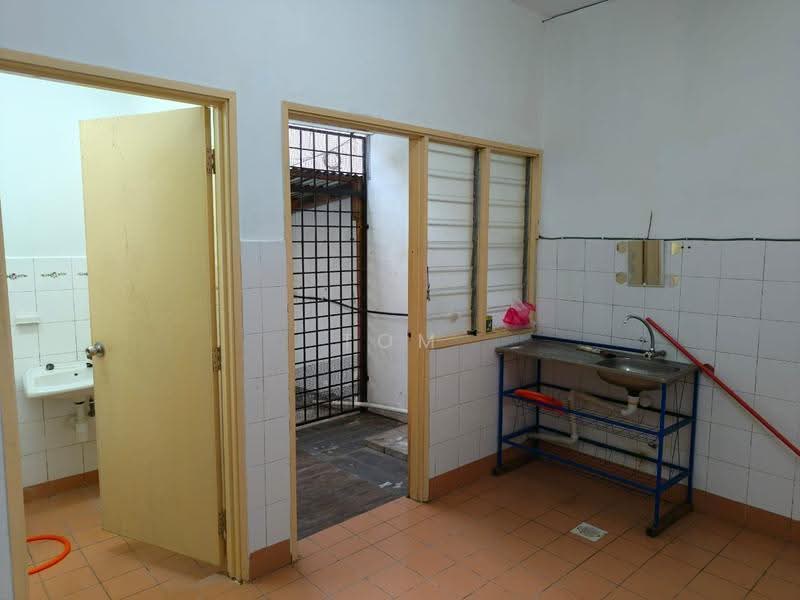 2-storey Terraced House for Sale in Bandar Putra Permai (Seri Kembangan) - Tom Foo - Interior - PropertyGuru.com.my