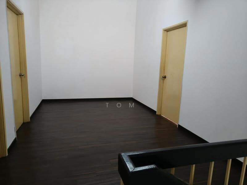 2-storey Terraced House for Sale in Bandar Putra Permai (Seri Kembangan) - Tom Foo - Interior - PropertyGuru.com.my
