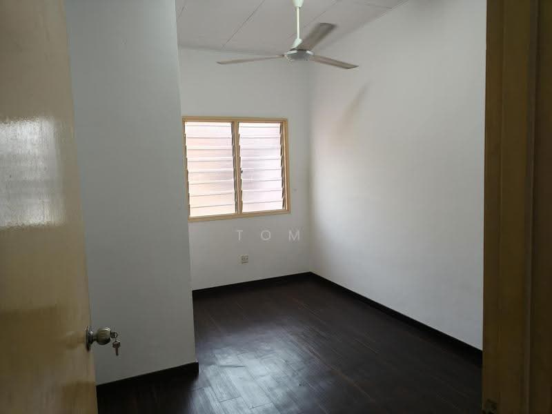 2-storey Terraced House for Sale in Bandar Putra Permai (Seri Kembangan) - Tom Foo - Interior - PropertyGuru.com.my