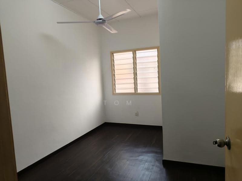 2-storey Terraced House for Sale in Bandar Putra Permai (Seri Kembangan) - Tom Foo - Interior - PropertyGuru.com.my