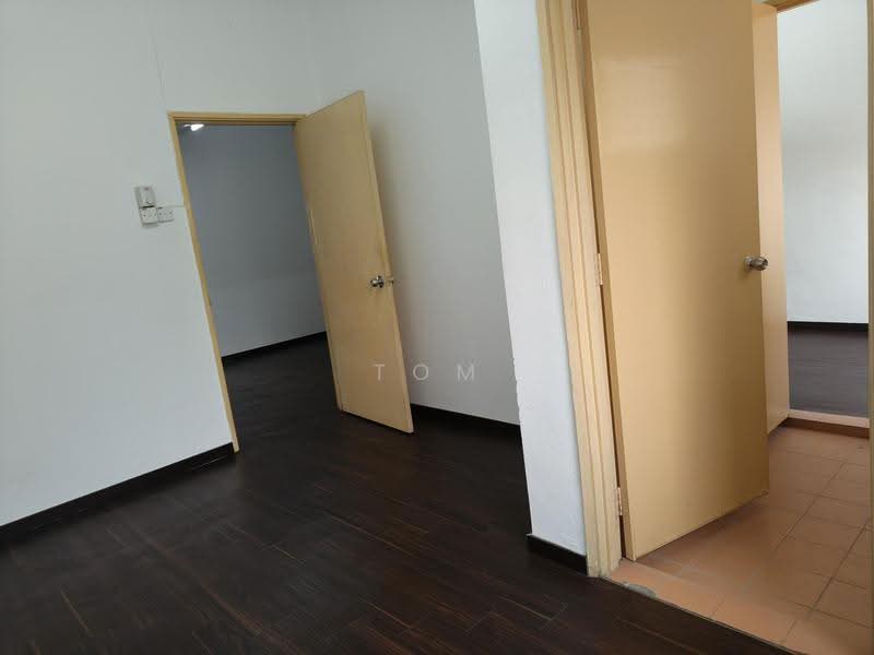2-storey Terraced House for Sale in Bandar Putra Permai (Seri Kembangan) - Tom Foo - Interior - PropertyGuru.com.my