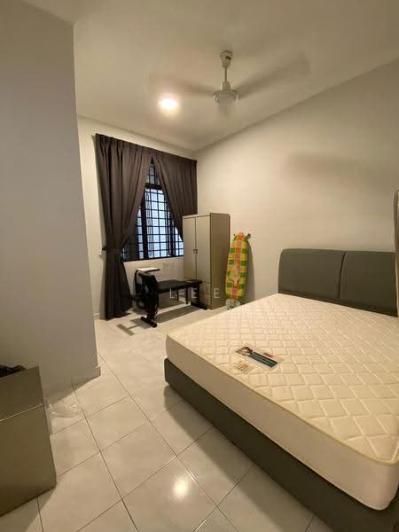 2-storey Terraced House for Sale in Taman Molek (Johor Bahru) - Lee Qiu Wen - Bedroom - PropertyGuru.com.my