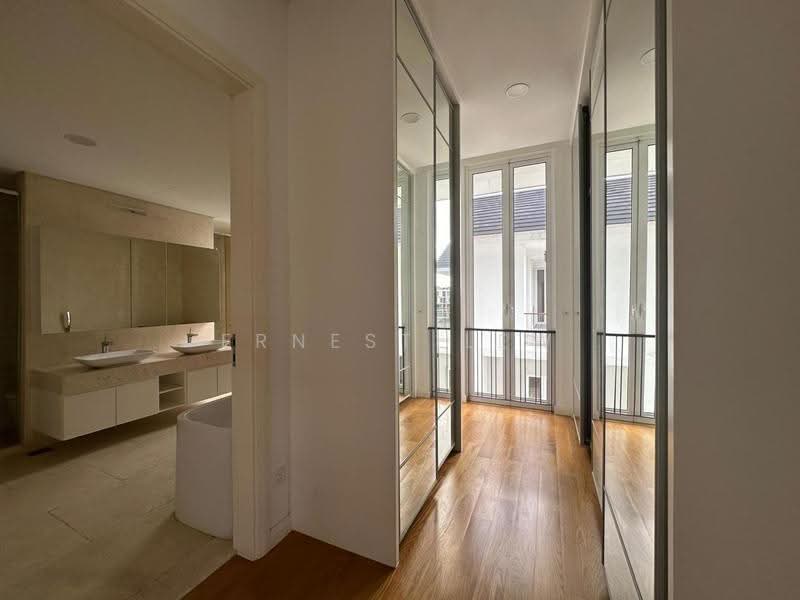 Bungalow House for Sale in Johor Bahru (Johor) - Ernest Lew - Master Bed Walk-in Wardrobe - PropertyGuru.com.my
