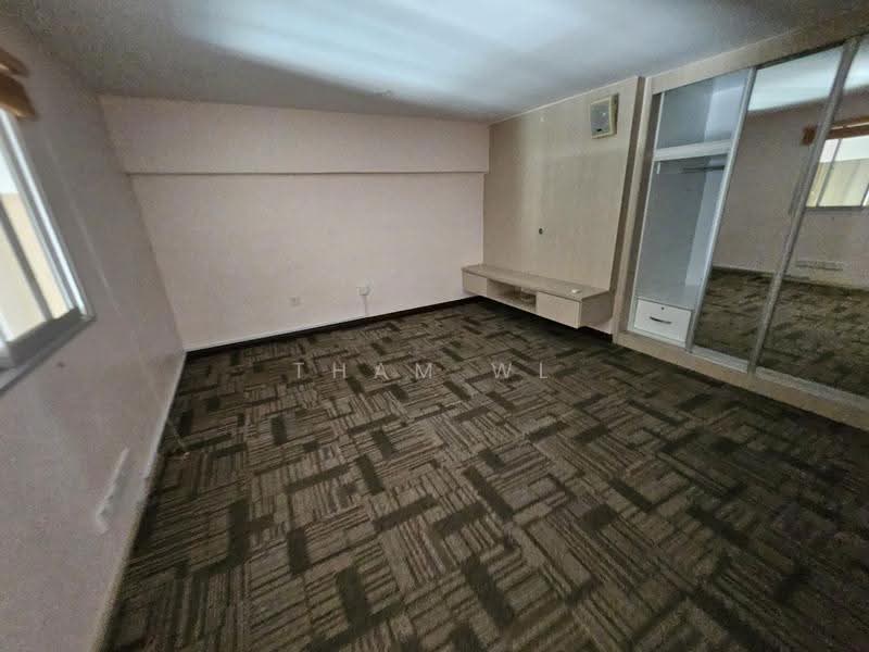 Kediaman Servis untuk Dijual di Empire Subang - Tham WL - Bedroom - PropertyGuru.com.my