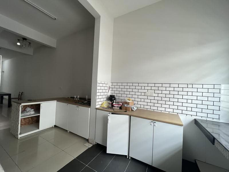 2-storey Terraced House for Rent in Bandar Rimbayu (Telok Panglima Garang) - Miki You - Kitchen - PropertyGuru.com.my