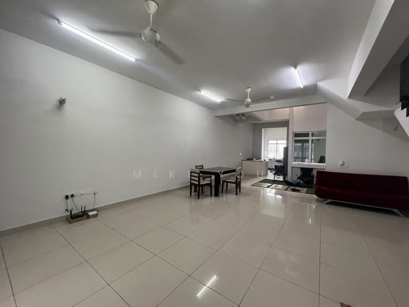 2-storey Terraced House for Rent in Bandar Rimbayu (Telok Panglima Garang) - Miki You - Living Room - PropertyGuru.com.my