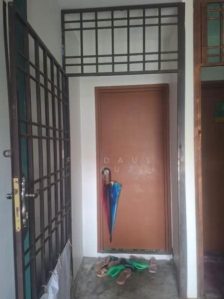 Rumah Flat untuk Dijual di Taman Pulai Utama - Firdaus Dauz - Entrance - PropertyGuru.com.my