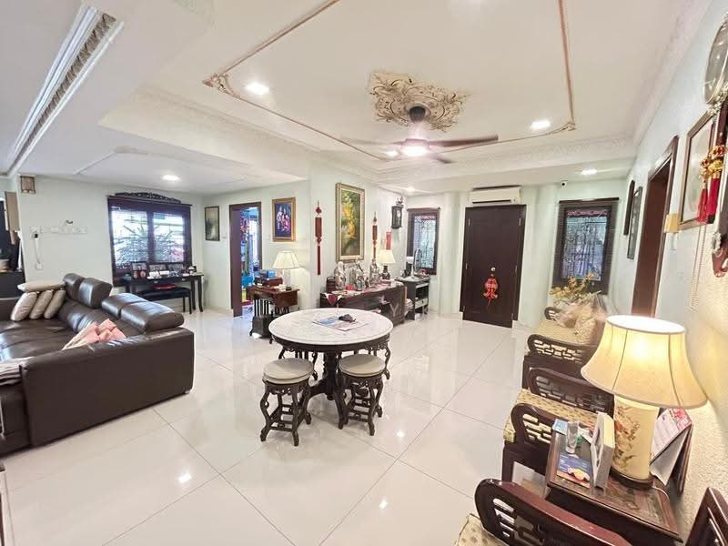 Rumah Berkembar untuk Dijual di Usj 5 (Subang Jaya) - Lai YK - Living Room - PropertyGuru.com.my