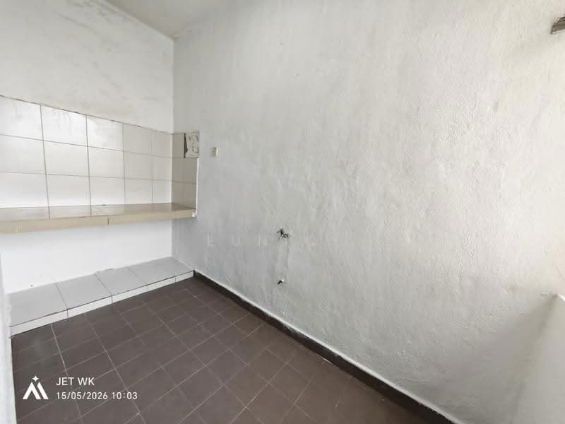 Pangsapuri untuk Dijual di Pangsapuri Akasia (Bandar Botanic) - Eunice Lim - Kitchen - PropertyGuru.com.my
