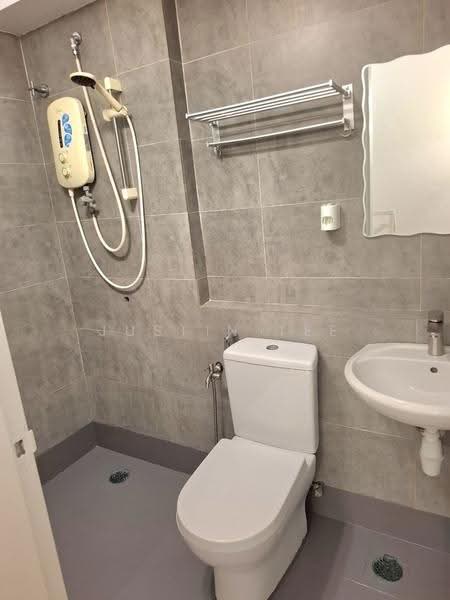 Rumah Teres 2-Tingkat untuk Disewa di Cybersouth (Dengkil) - Justin Tee - Bathroom - PropertyGuru.com.my
