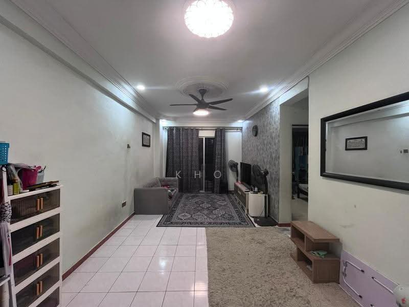 Pangsapuri untuk Dijual di Pangsapuri Perdana Villa - Kho Daniel - Living Room - PropertyGuru.com.my