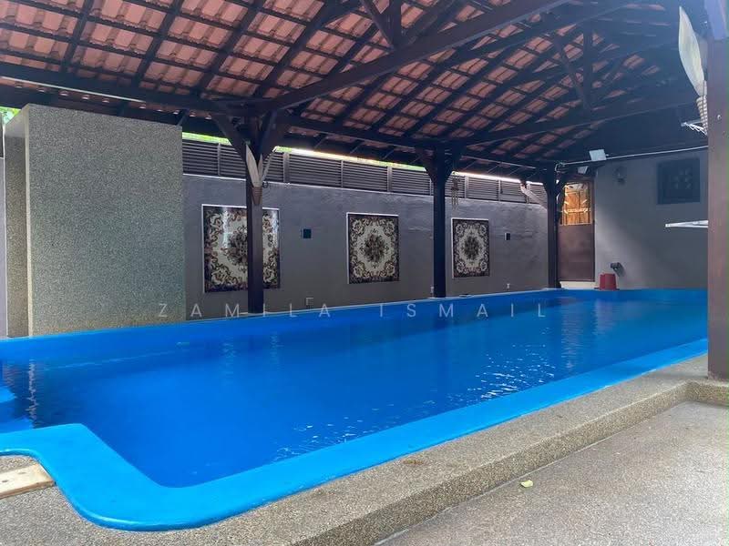 Rumah Teres 2-Tingkat untuk Dijual di Bukit Jelutong (Shah Alam) - Zamila Ismail - Pool - PropertyGuru.com.my