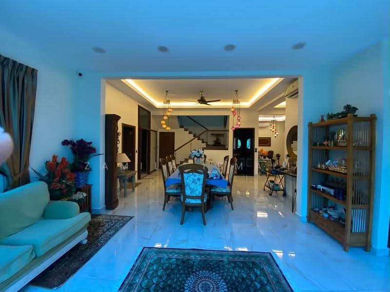 Rumah Teres 2-Tingkat untuk Dijual di Bukit Jelutong (Shah Alam) - Zamila Ismail - Living Room - PropertyGuru.com.my