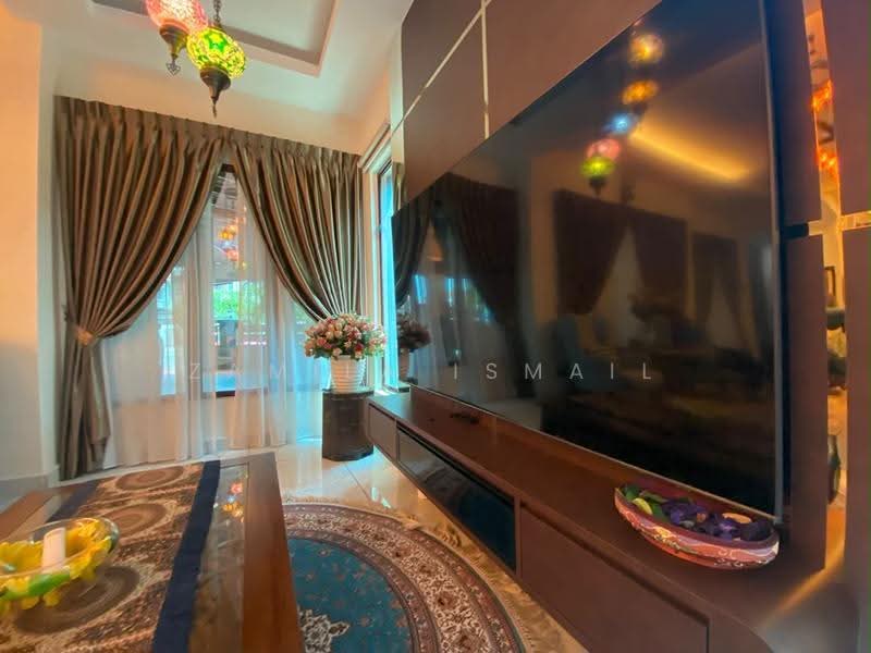 Rumah Teres 2-Tingkat untuk Dijual di Bukit Jelutong (Shah Alam) - Zamila Ismail - Living Room - PropertyGuru.com.my