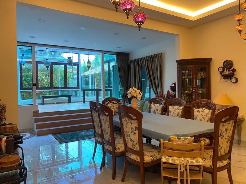 Rumah Teres 2-Tingkat untuk Dijual di Bukit Jelutong (Shah Alam) - Zamila Ismail - Dining Room - PropertyGuru.com.my