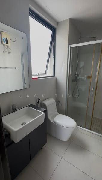 Kondominium untuk Disewa di Lovell @ Country Garden Danga Bay - Jack Ting - Bathroom - PropertyGuru.com.my