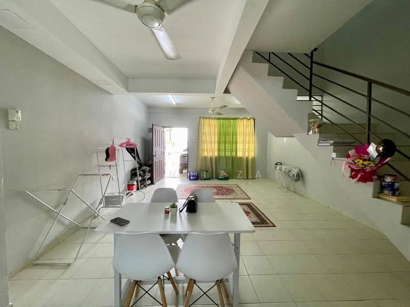 2-storey Terraced House for Sale in Kelapa Sawit (Kulai) - Fatin Izzaty - Living Room - PropertyGuru.com.my