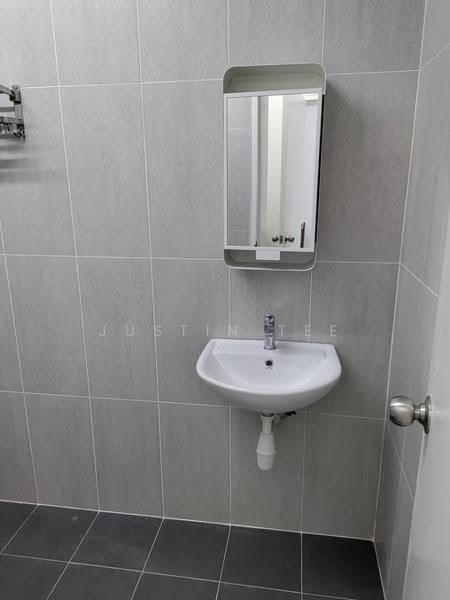 Kediaman Servis untuk Disewa di MKH Boulevard II - Justin Tee - Bathroom - PropertyGuru.com.my