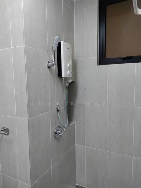 Kediaman Servis untuk Disewa di MKH Boulevard II - Justin Tee - Bathroom - PropertyGuru.com.my
