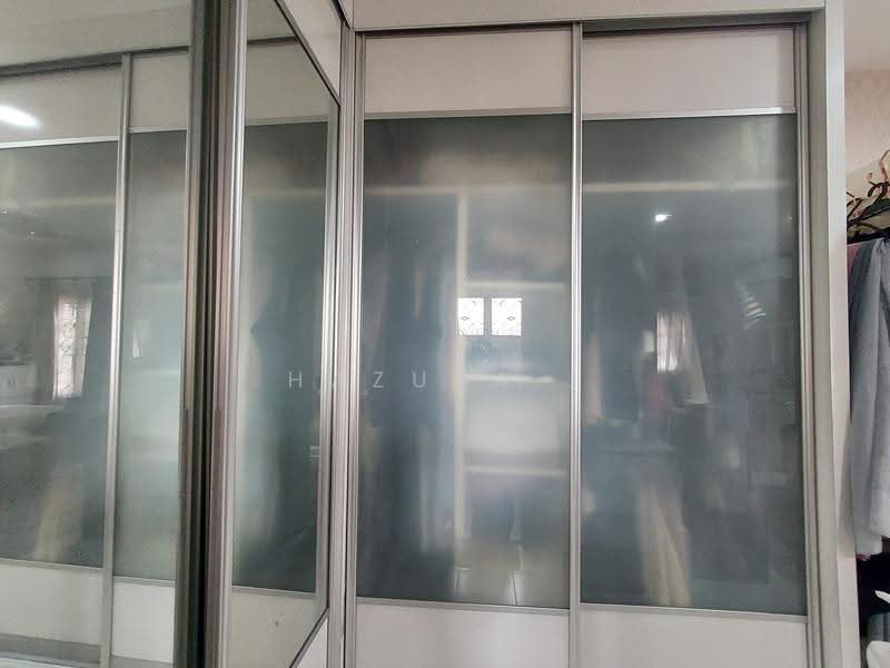 2-storey Terraced House for Sale in Sunway Kayangan (Shah Alam) - Hazura . - Primary bedroom - PropertyGuru.com.my