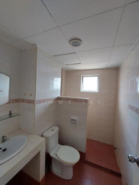 Kondominium untuk Dijual di Casa Damansara - Jimmy Lee - Bathroom - PropertyGuru.com.my