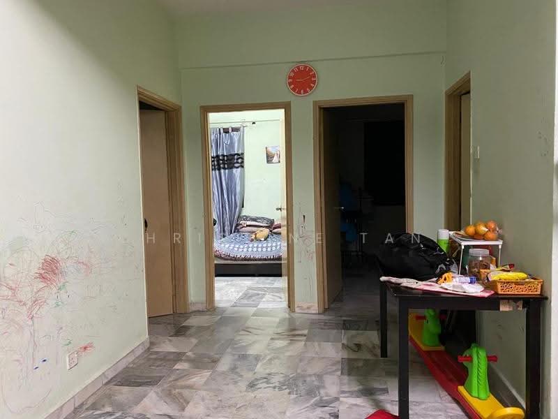 Apartment for Rent at Pangsapuri Sri Pelangi - Christine Tan - Corridor - PropertyGuru.com.my
