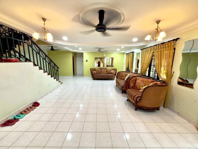 2-storey Terraced House for Sale in Kota Damansara (Selangor) - Fauran Nawawi - Living Room - PropertyGuru.com.my
