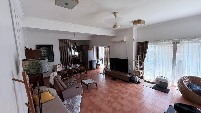 2-storey Terraced House for Sale in U8, Taman Bukit Jelutong (Shah Alam) - Wong Ooi Lin - Living Room - PropertyGuru.com.my