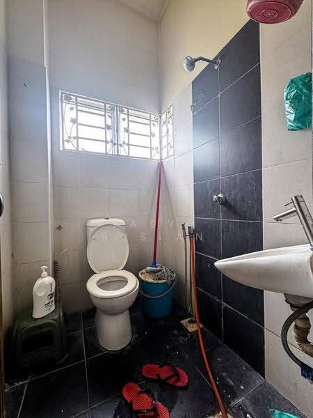 Semi-Detached House for Sale in Kampung Teluk Panglima Garang (Telok Panglima Garang) - Tasya Ruslan - PropertyGuru.com.my