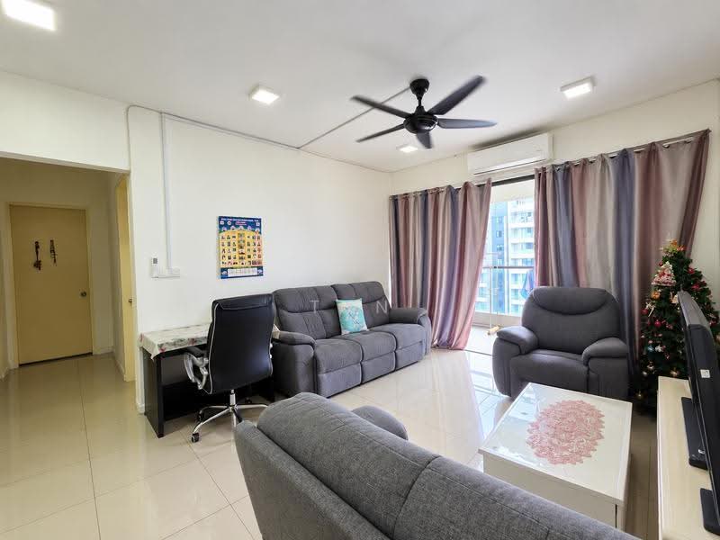 Kondominium untuk Dijual di Paragon 3 - Tan Chee Kian - Living Room - PropertyGuru.com.my